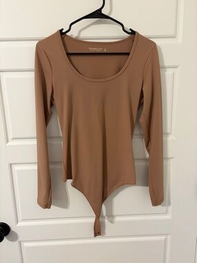 Abercrombie & Fitch Long-Sleeve Scoop Neck Bodysuit - Camel